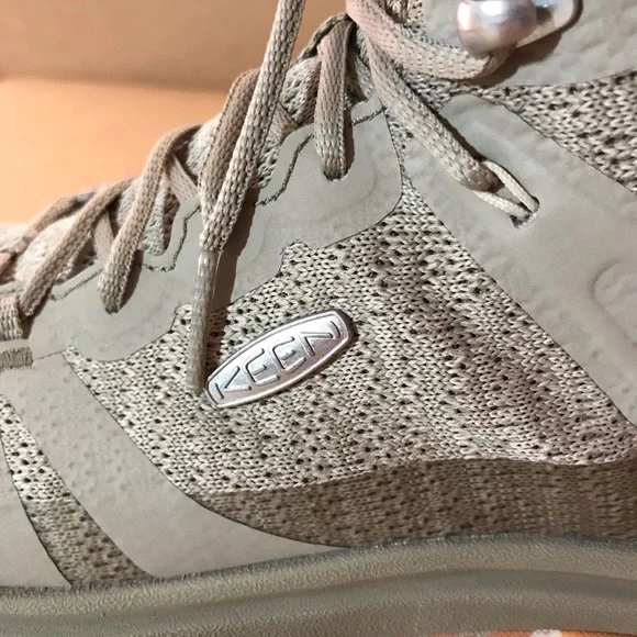 Women’s Keen Waterproof Hiking Boots size US 7/ EU 37.5 - Picture 8 of 15